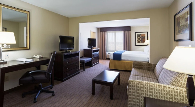 Двухместный люкс Holiday Inn Express & Suites Moultrie by IHG