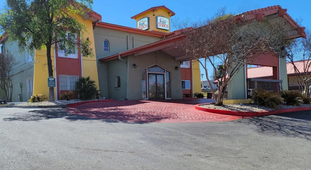 Flex Studios, Rezervați Hotel San Antonio Bexar County