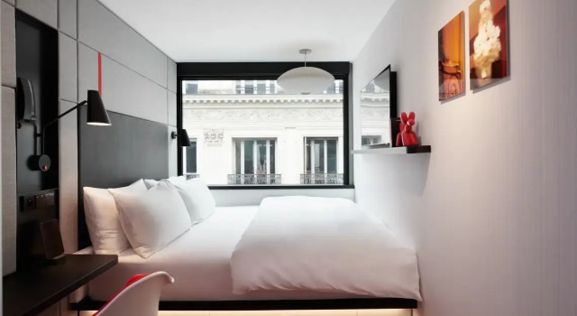Двухместный номер Standard citizenM Paris Opera