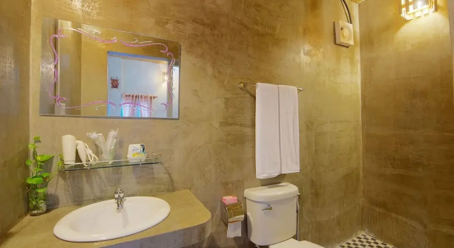 Коттедж Deluxe с балконом Old Khmer House