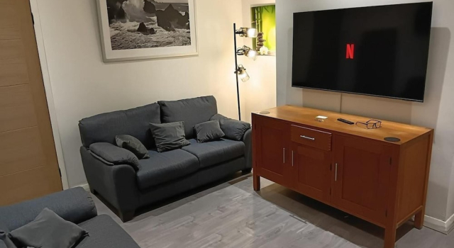 Dale Combe, 3 Bedroom House 5 Star on air bnb, Buchen Sie Bed & Breakfast Middleton Greater Manchester