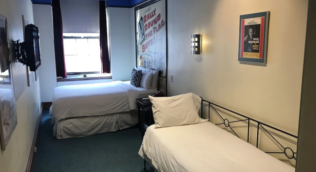 Трёхместный номер Standard c 1 комнатой Chelsea Pines Inn