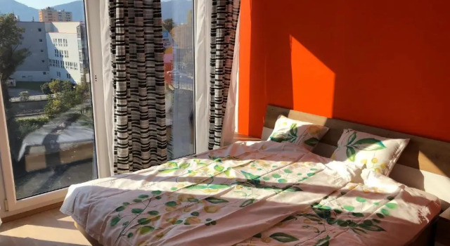 KMHeim, Cozy 103m2 apartment, with 3 bedroom and covered free parking place, close to city center, Rezerwuj Apartament Hotele w Graz z parkingiem, Parking