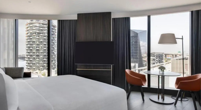Номер Standard Melbourne Marriott Hotel Docklands
