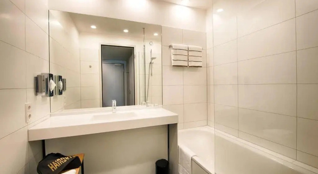 Трёхместный полулюкс LOGINN Hotel Leipzig