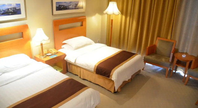 Двухместный номер Deluxe New Century Hotel Pudong Shanghai