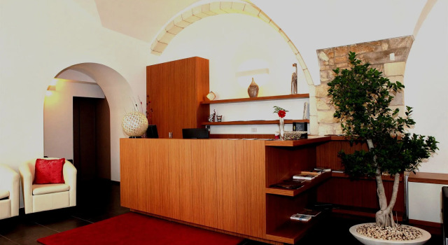 Hotel La Dimora di Piazza Carmine, Забронировать Отель Отели Долины Ното 3 звезды, 3*