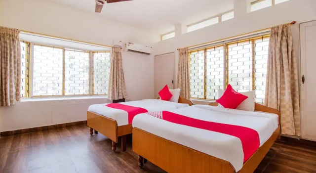 Oyo 39999 Space Ville, Rezerwuj Hotel Hotele w Andhra Pradesh z parkingiem, Parking