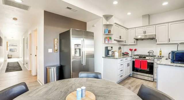 Walk to Crab Cove Beach: Alameda Home w/ Game Room, Забронировать Дом для отпуска Аламида Область залива Сан-Франциско