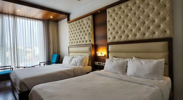 Четырёхместный семейный номер Standard Hotel Preethi International