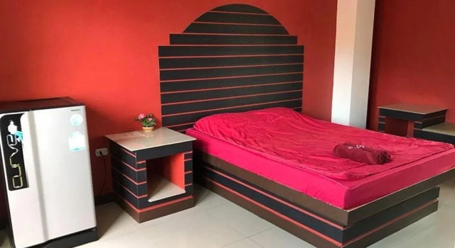 Red Heart Resort, Забронировать Курортный отель Сирача провинция Чонбури