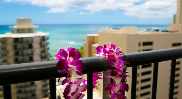 Номер Standard с частичным видом на океан Waikiki Resort Hotel