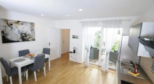 Sunny & cozy Penthouse with Balcony DG5, Prenota Hotel Vienna Austria