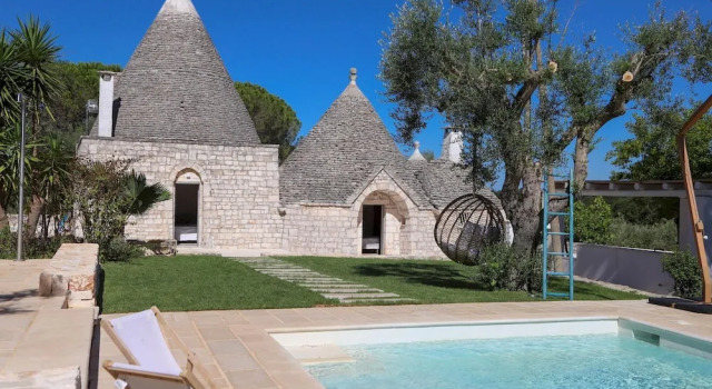 Коттедж TD Trulli Tortorella with Nature Pool Sauna