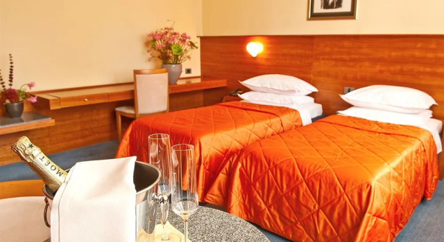 Park, Casino & Hotel, Book Hotel Hoteller i Goriska and Karst med parkering, Parkering