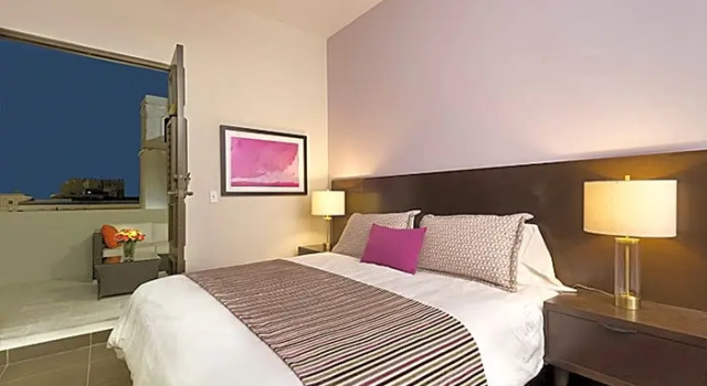 Полулюкс Decanter Hotel