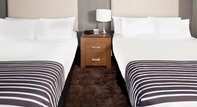Четырёхместный номер Standard Sandman Hotel Langley