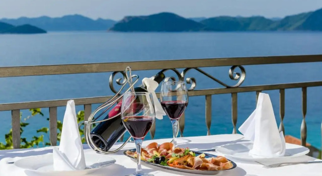 Студия Comfort с балконом и с видом на море Apartments Cypress Sea Cove