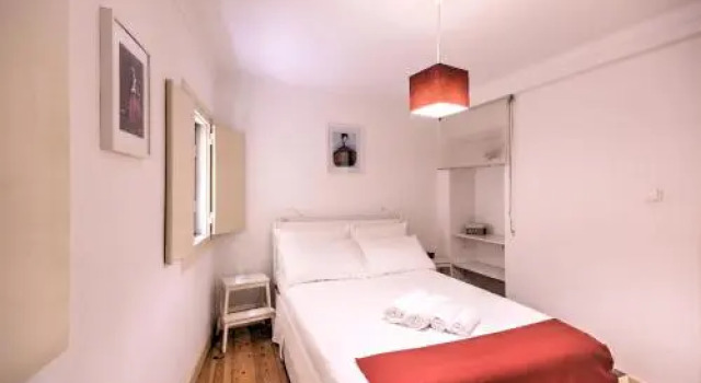 Alfama 88, By Home With a View, Забронировать Отель Санта-Мария-Майор Лиссабон, рядом с Money Museum