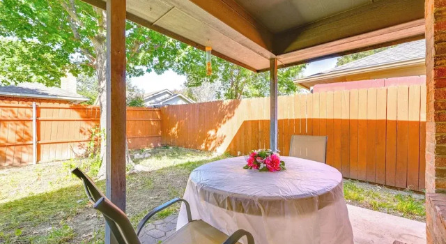 Коттедж < 1 Mi to Historic Dtwn: Home w/ Yard in Mckinney