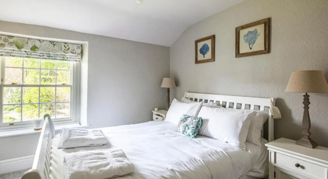 The Aubrey - a gorgeous converted 17th Century Grade II listed bolthole in Bakewell
