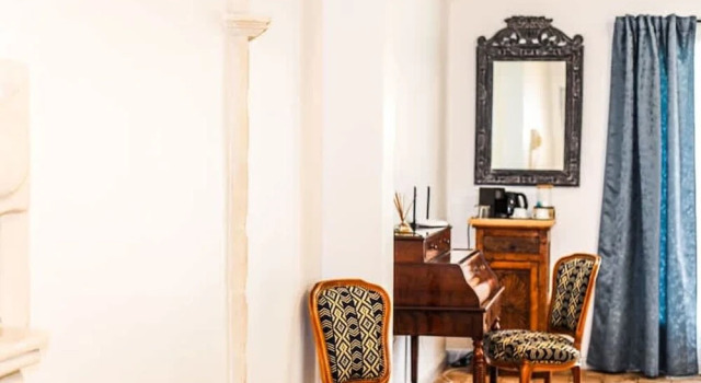 Вилла Proven ale House With Pool and spa