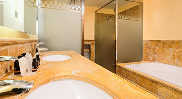 Трёхместный номер Standard с видом на бассейн Hotel Envia Almería Spa & Golf