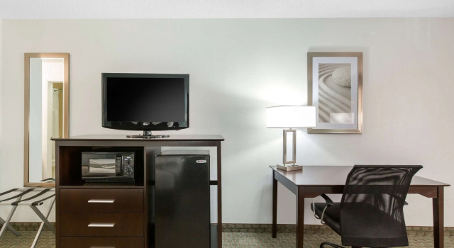 Quality Inn Clute Freeport, Buchen Sie Hotel Freeport 