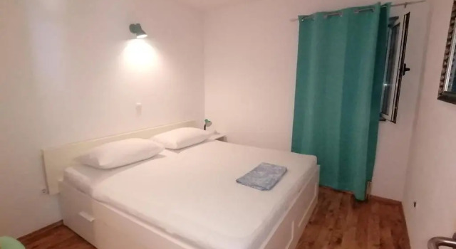 Apartmani Mares - 20m from the beach, Забронировать Отель Джардула Башка-Вода