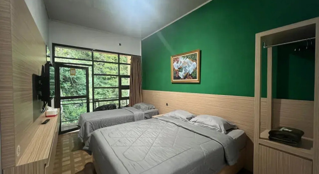 Kampung Karuhan Eco Green Park Sumedang, Book Hotel Sumedang West Java