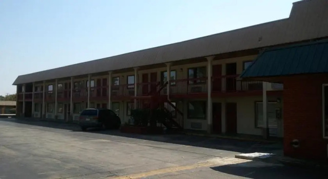 Crown Inn, Rezervați Hotel Brinkley Arkansas