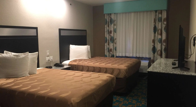 Четырёхместный номер Standard SureStay Hotel by Best Western Brownsville