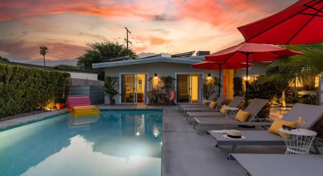 Коттедж Lloyd by AvantStay Palm Spring Paradise w Pool Large Yard Table Tennis Permit3779