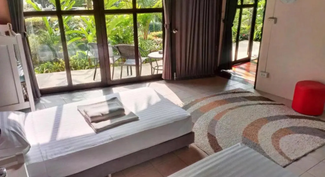 Бунгало с 2 комнатами Amber Sands Beach Resort