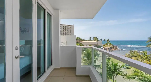 Апартаменты Cozy Oceanfront Getaway Balcony Sea View