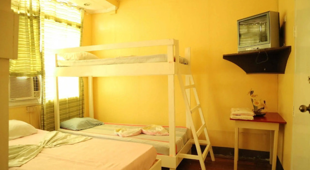 OYO 1048 Jomckayl Apartelle, Забронировать Отель Отели в центре Нага, в центре, Парковка, Завтраки