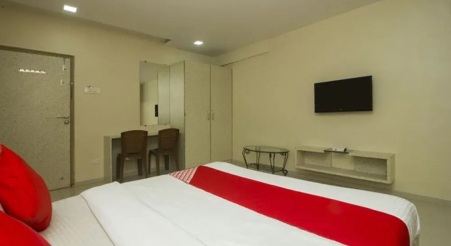 OYO 18610 Hotel Parivar Garden, Забронировать Отель Асангаон штат Махараштра