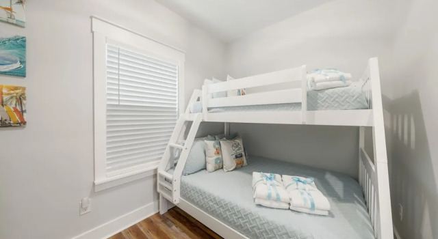 Коттедж Laguna Peach: 3BA 2BA Retreat for 10! Explore Nearby Beaches & Activities