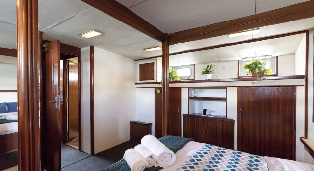 Номер Luxury Luxury Boat in Port Forum
