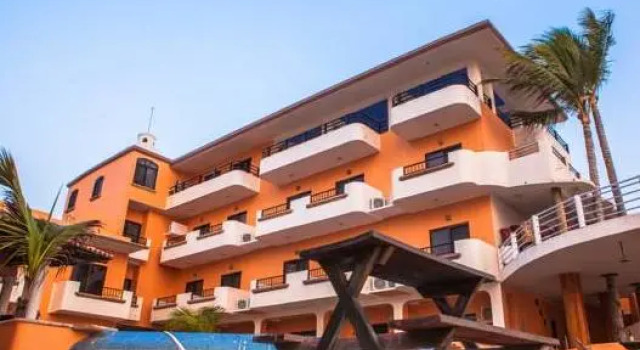 Четырёхместный люкс Hotel La Alondra
