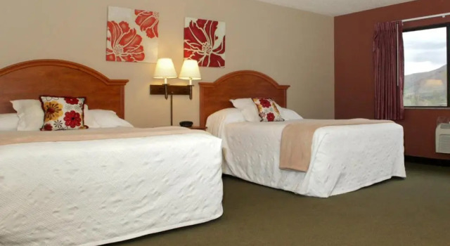 Четырёхместный номер Standard Hotel Glenwood Springs