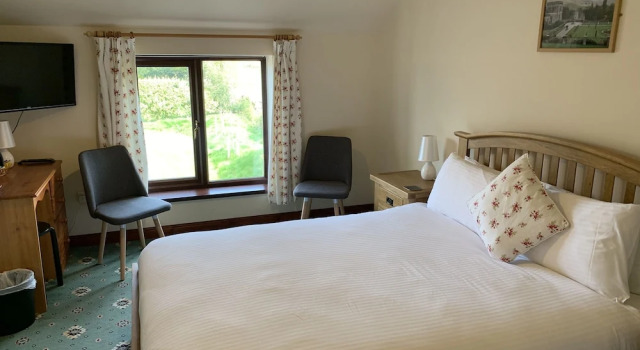 Shawgate Farm Guest House, Забронировать Фермерский дом Отели Ипстонс с парковкой, Парковка