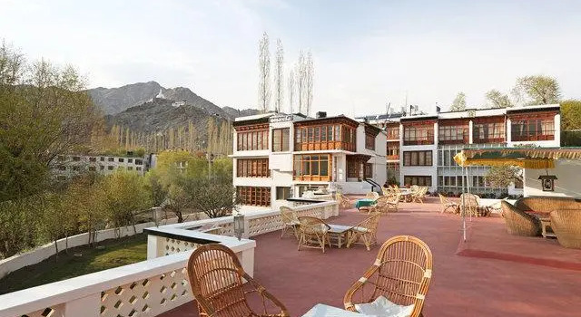 Omasila Hotel, Забронировать Отель Отели Джамму и Кашмира с парковкой, Парковка