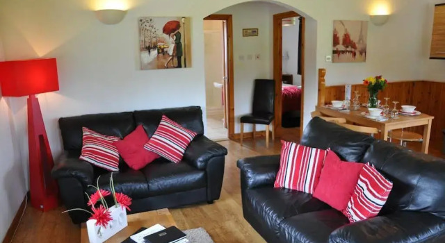 Wellsfield Farm Holiday Lodges, Забронировать Фермерский дом Отели Центральной Шотландии с парковкой, Парковка