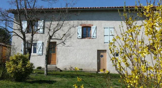 Charmant Gîte avec Jardin Privatif, Proche Montbrison, Équipé Moderne et Confort Total - FR-1-496-117, Réserver Hôtel Pralong Auvergne