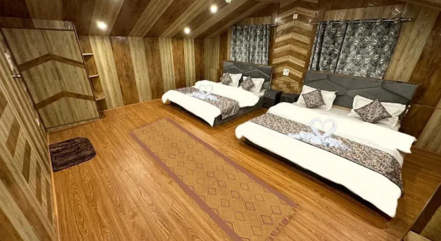 Faizzy residency, Забронировать Отель Сринагар Jammu & Kashmir Ski, рядом с Lal Chowk Ghantaghar