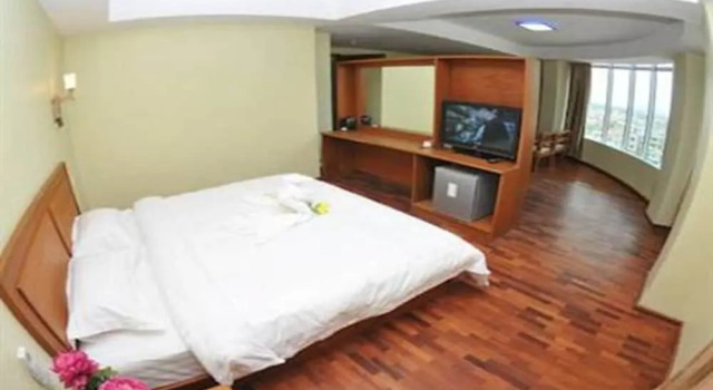 Suite Shwe Phyu Hotel