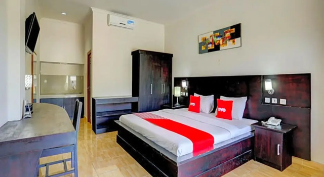 Люкс Deluxe OYO 3950 The Ratna Hotel