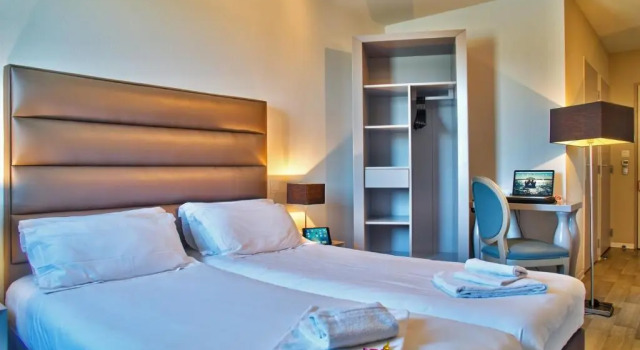 Двухместный номер Standard Adonis Hotel Bayonne