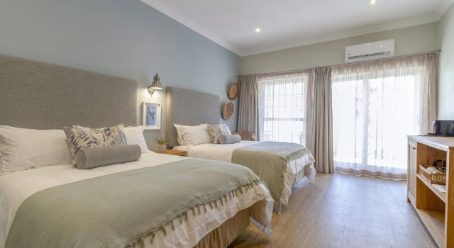 Четырёхместный семейный номер Luxury Monte Vista Boutique Hotel